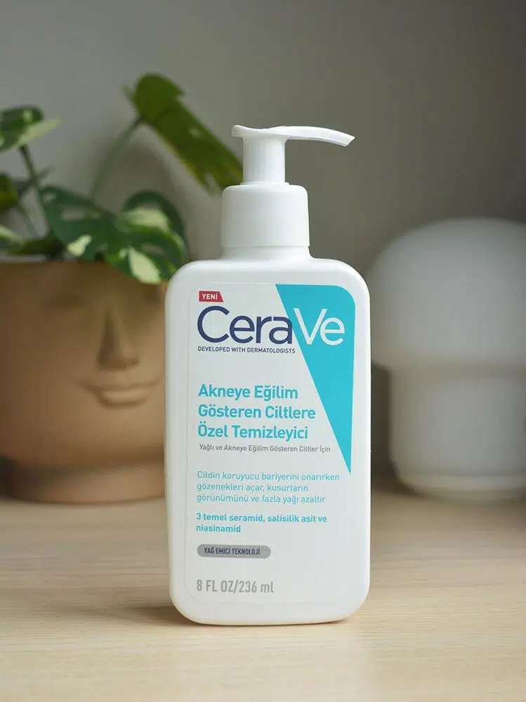 Cerave Akneye Eğilimli Ciltler İçin Özel Temizleyici 236 ml